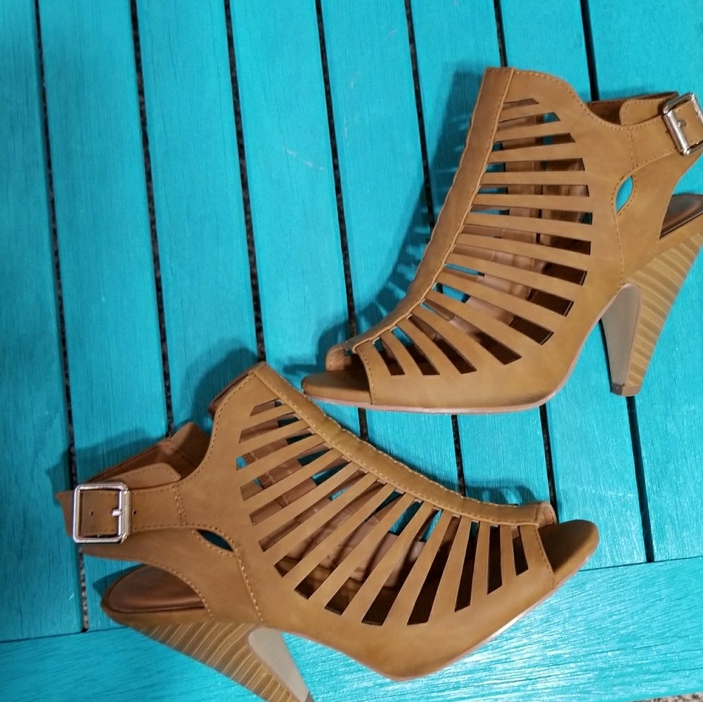 Tan heels